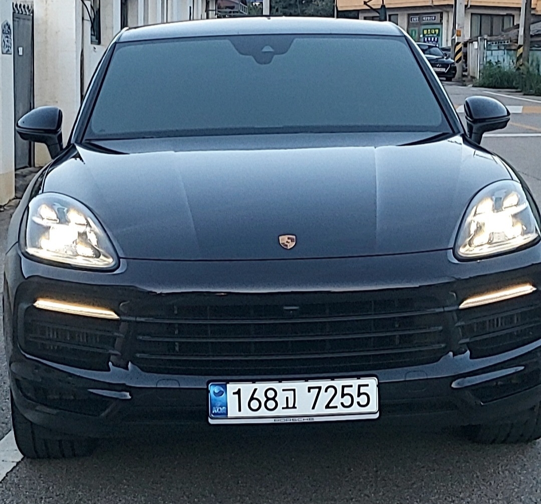 포르쉐 카이엔(3세대) 3.0 V6 Coupe 대표 이미지