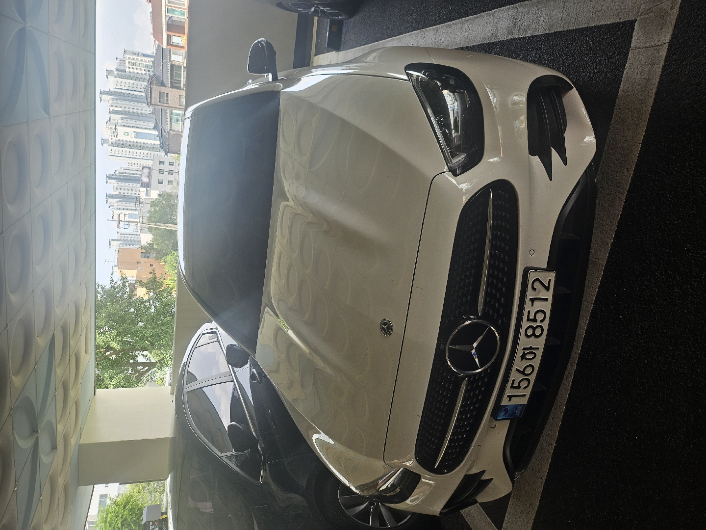 벤츠 E클래스(5세대) E350 4MATIC AMG Line 대표 이미지