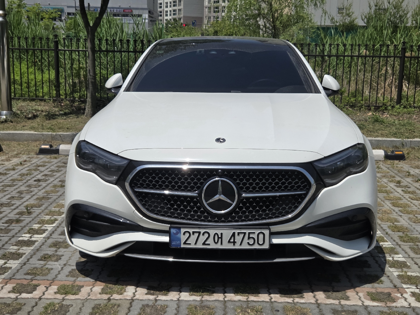 벤츠 E클래스(6세대) E300 4MATIC AMG 라인 대표 이미지